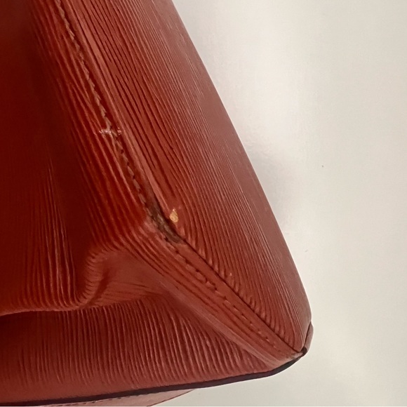 🔥LOUIS VUITTO Epi Sac D'Epaule GM Kenvan Fawn - Picture 10 of 14